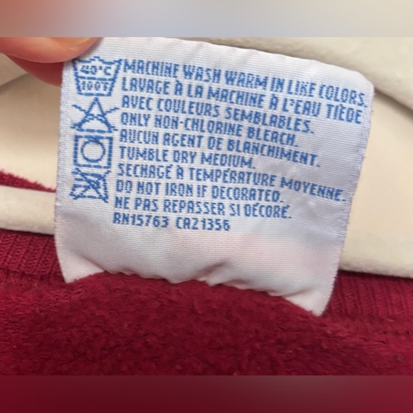 Hanes 90s Newport Rhode Island Red Graphic Sweatshirt - Picture 5 of 8